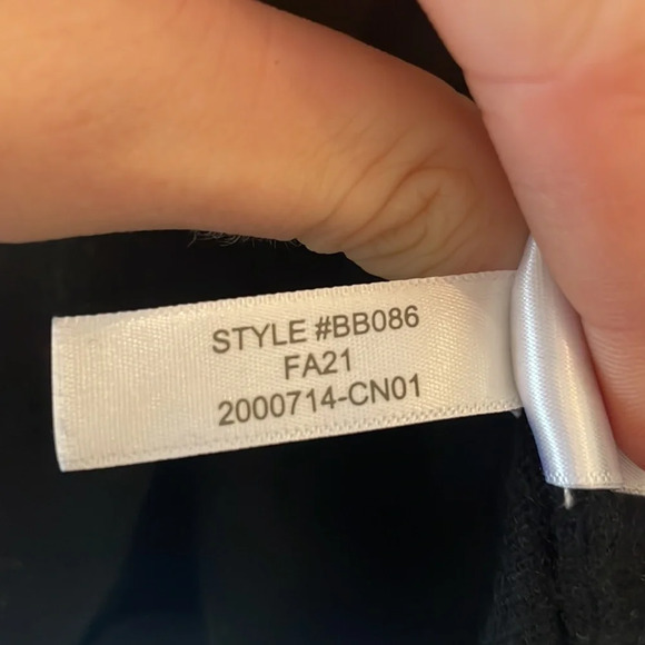 J. Crew Black V-neck sweater size xxs - Picture 7 of 7